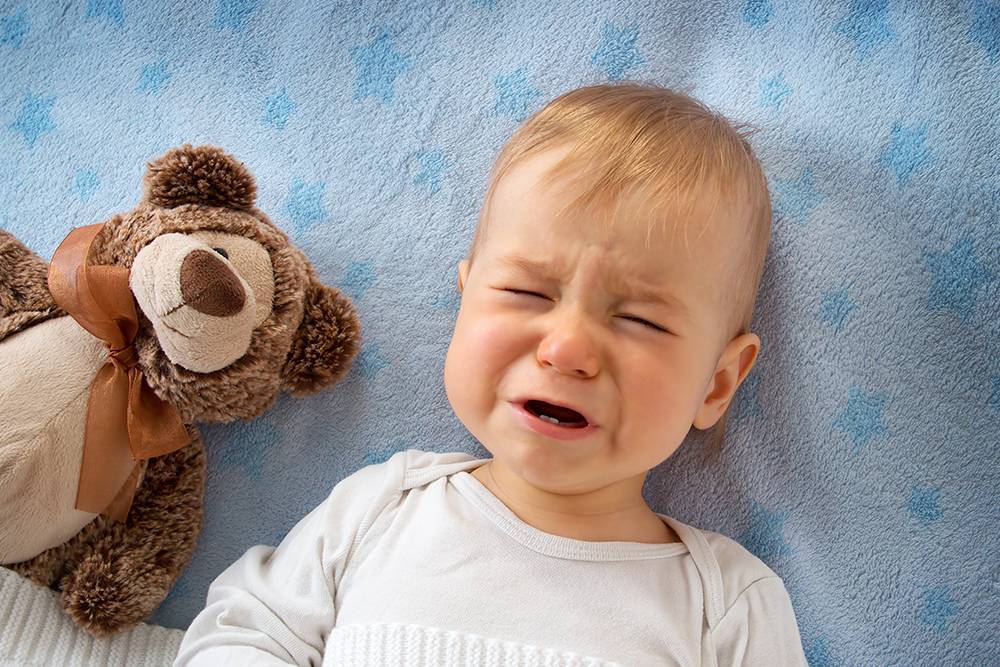 Ребёнок 4 месяца плачет во сне: список всех возможных причин беспокойства
