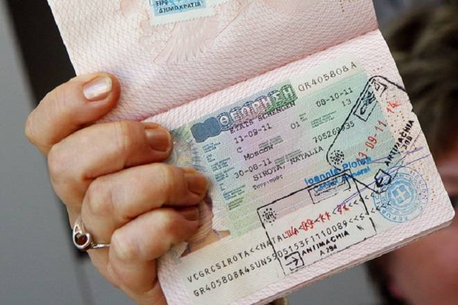 Как оформить визу ребенку, если у родителей уже есть виза: присутствие несовершеннолетнего