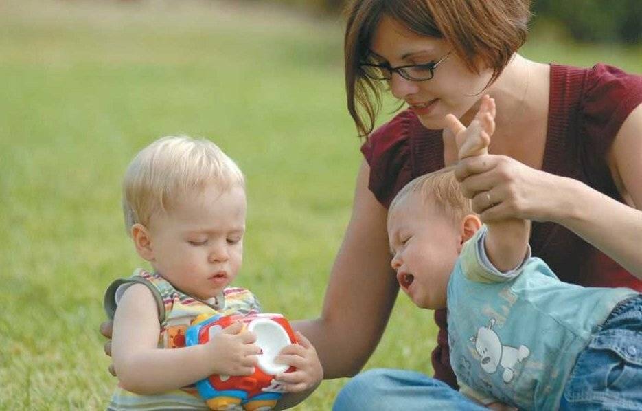 Должен ли ребёнок делиться? 7 рекомендаций для братьев и сестёр