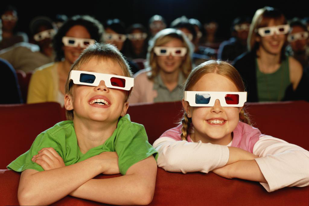 Можно ли детям ходить в кино без взрослых