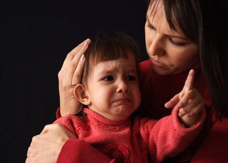 Испуг у ребенка: причины, 6 ведущих симптомов, 5 способов лечения
