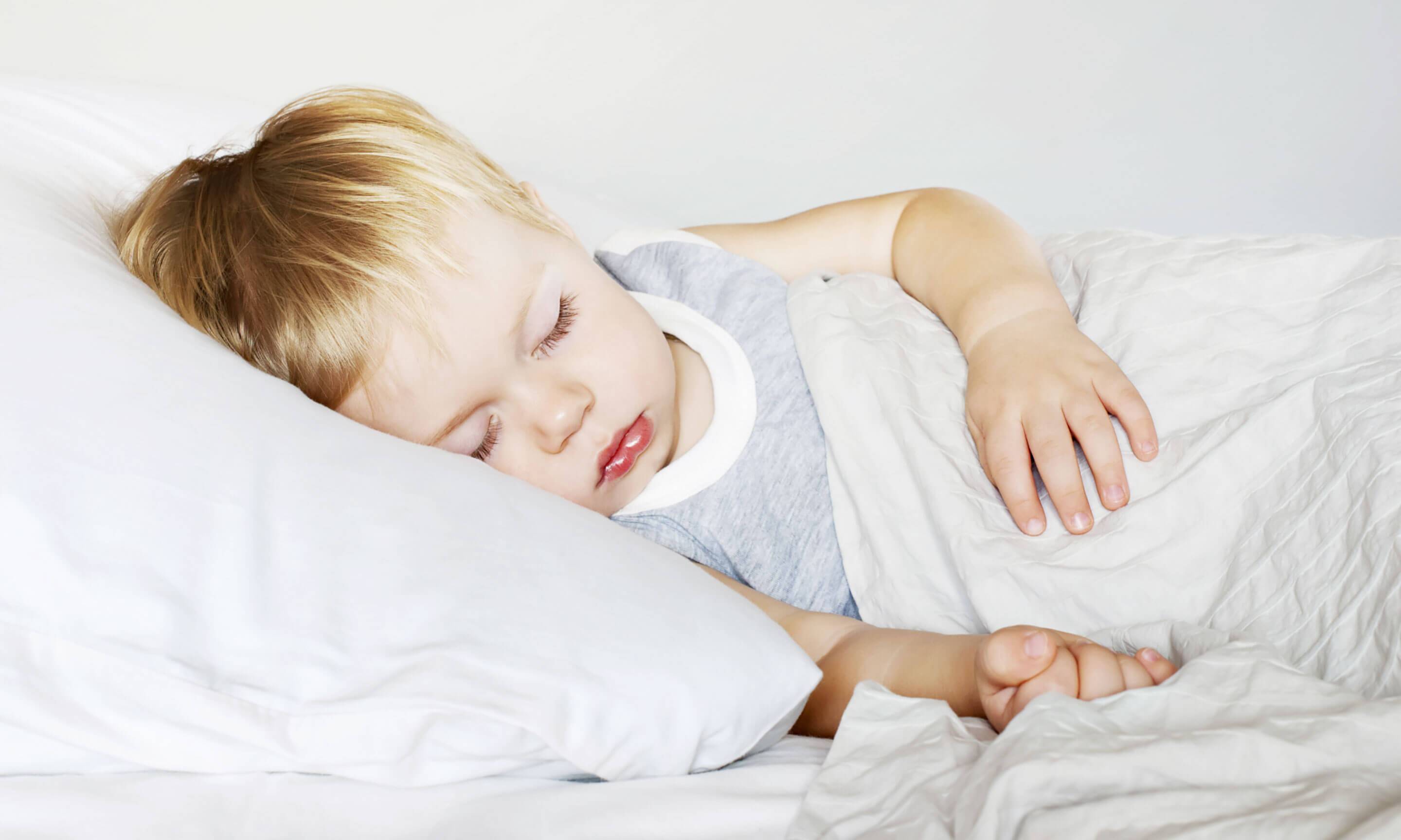 Годовалый ребенок плохо спит ночью и часто просыпается – что делать 2022