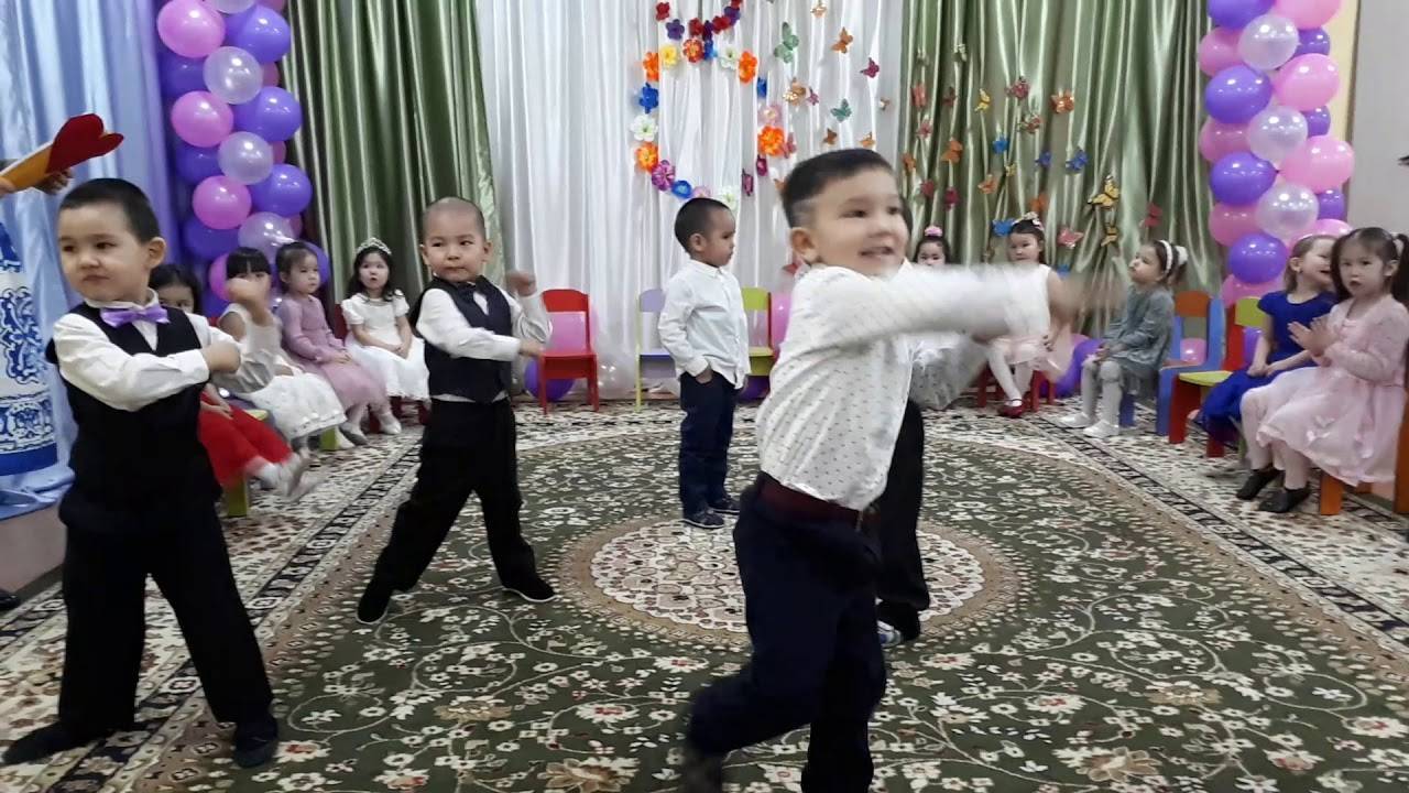Танцы в детском саду для мам на 8 марта, день победы, для мальчиков