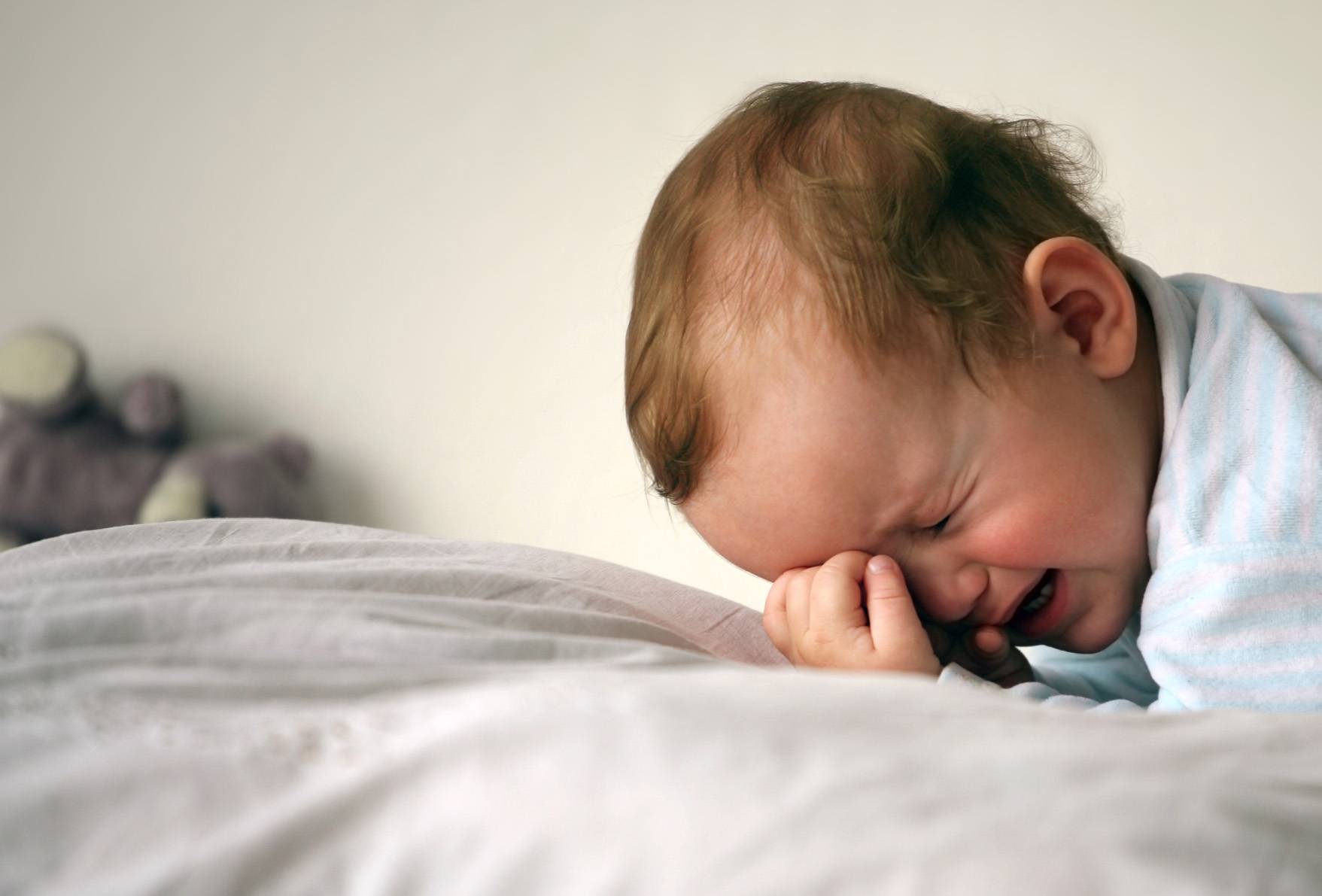 Почему ребенок в год плохо спит ночью