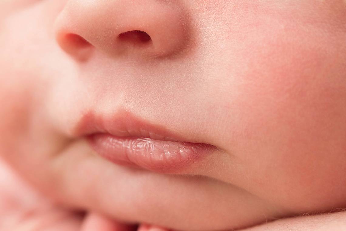 Трясется подбородок у новорожденного при плаче, во время кормления