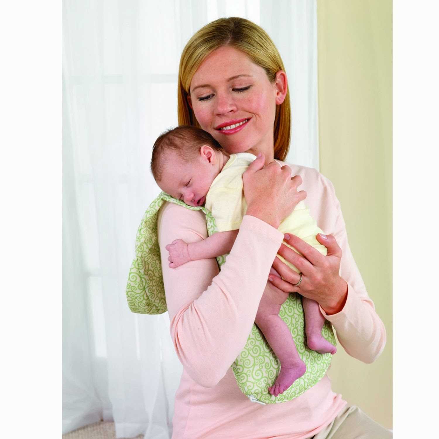 Как правильно держать новорожденного столбиком после кормления