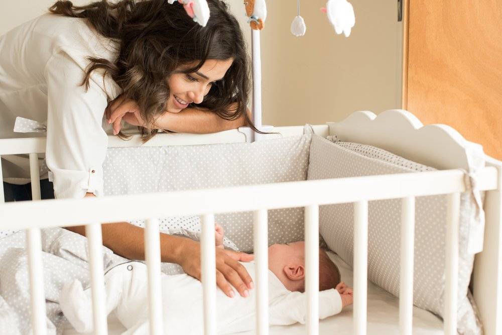 Как уложить ребенка спать: популярные способы