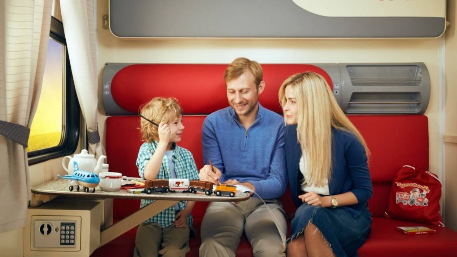 Путешествие с ребенком в поезде: важные моменты | новости от компании "железнодорожные кассы"