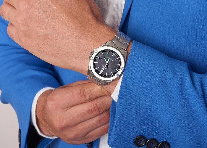 На какой руке правильно носить женские и мужские часы? правила этикета: на какой руке носят часы?