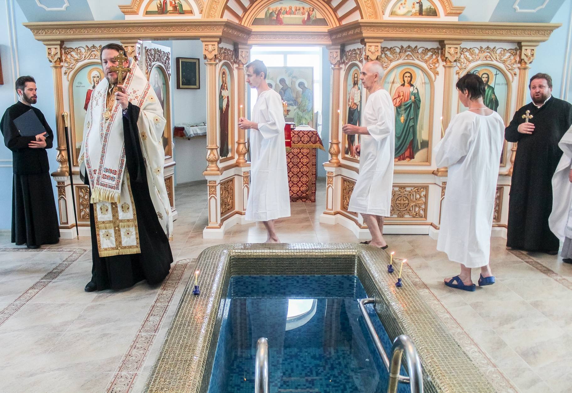 Как выполняется крещение взрослого человека, подготовка к нему