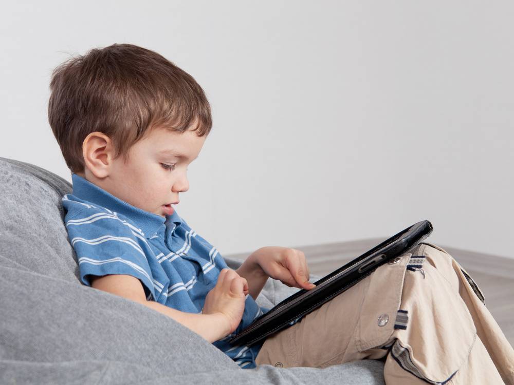 Как влияет планшет на ребенка (2-13 лет)