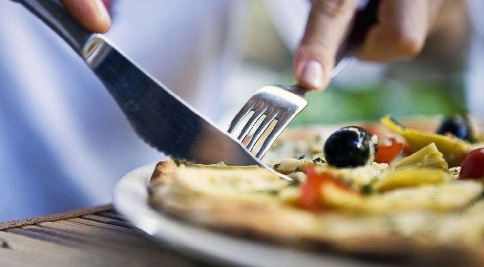 Как готовят и едят пиццу в италии – 7 увлекательных фактов о культовой еде