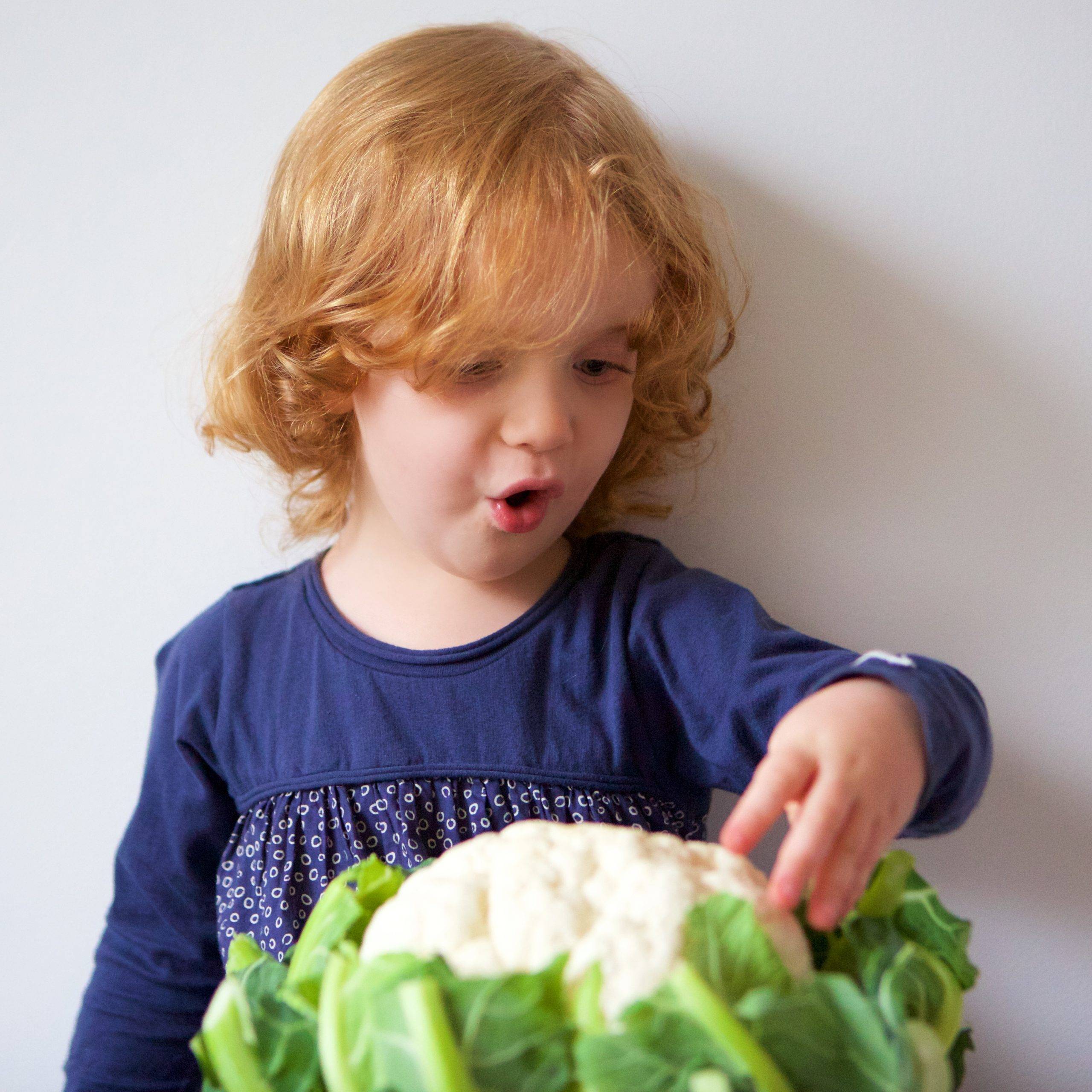 Как научить ребенка есть овощи и фрукты. личный опыт.