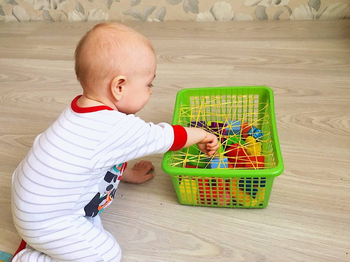 Как развивать ребенка в 9 месяцев | 10 лучших игр