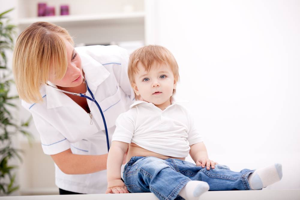 Когда и как научить ребёнка ползать: упражнения и полезные рекомендации врача