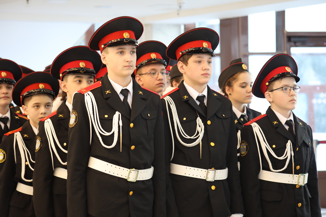 Ребенок в кадетской школе. стоит ли отдавать ребенка в кадетскую школу или кадетский класс? отличие корпуса и класса