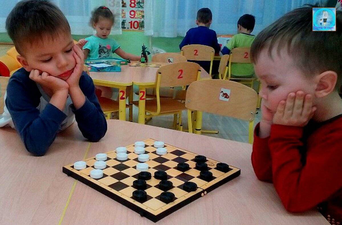 Конспект занятия по шашкам для детей старшей группы «ходы шашек и их очередность». воспитателям детских садов, школьным учителям и педагогам - маам.ру
