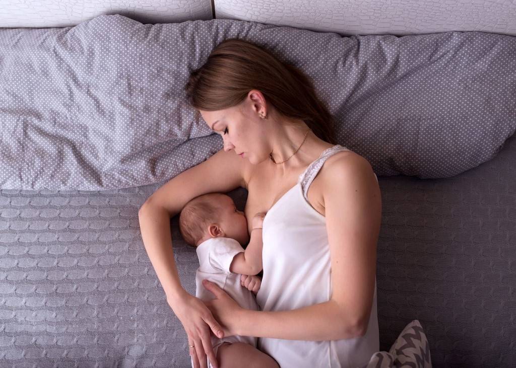 Позы для кормления новорожденного | главный перинатальный - всё про беременность и роды
