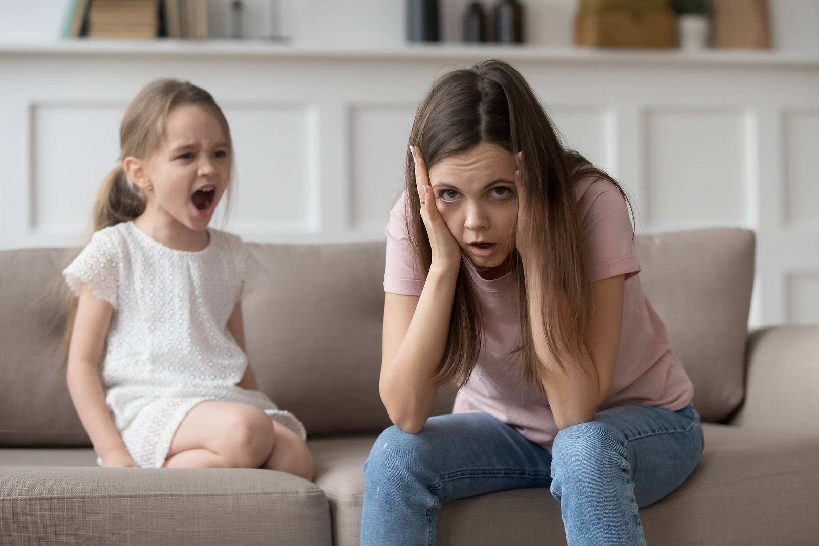 Три фразы, которые помогут успокоить истерику у ребёнка