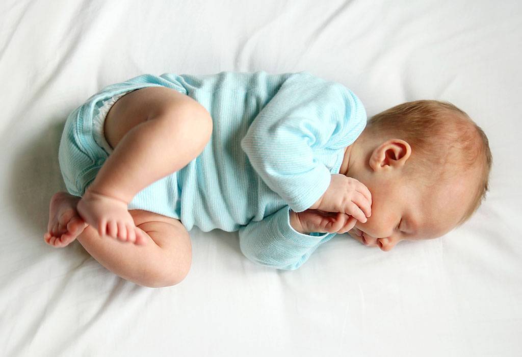 Как правильно должен спать новорожденный ребенок?