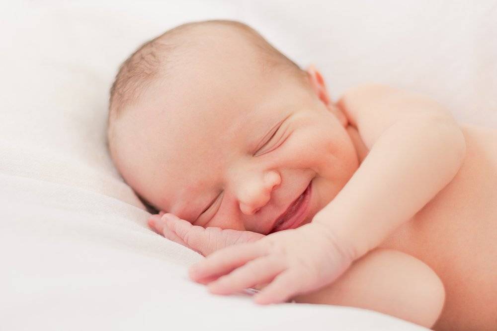 Первый месяц жизни новорожденного. как правильно ухаживать?