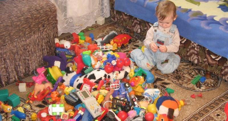 Ребенок постоянно ломает игрушки: как быть родителям?
