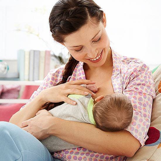 Как наладить комфортное кормление большой грудью – советы молодым мамам
