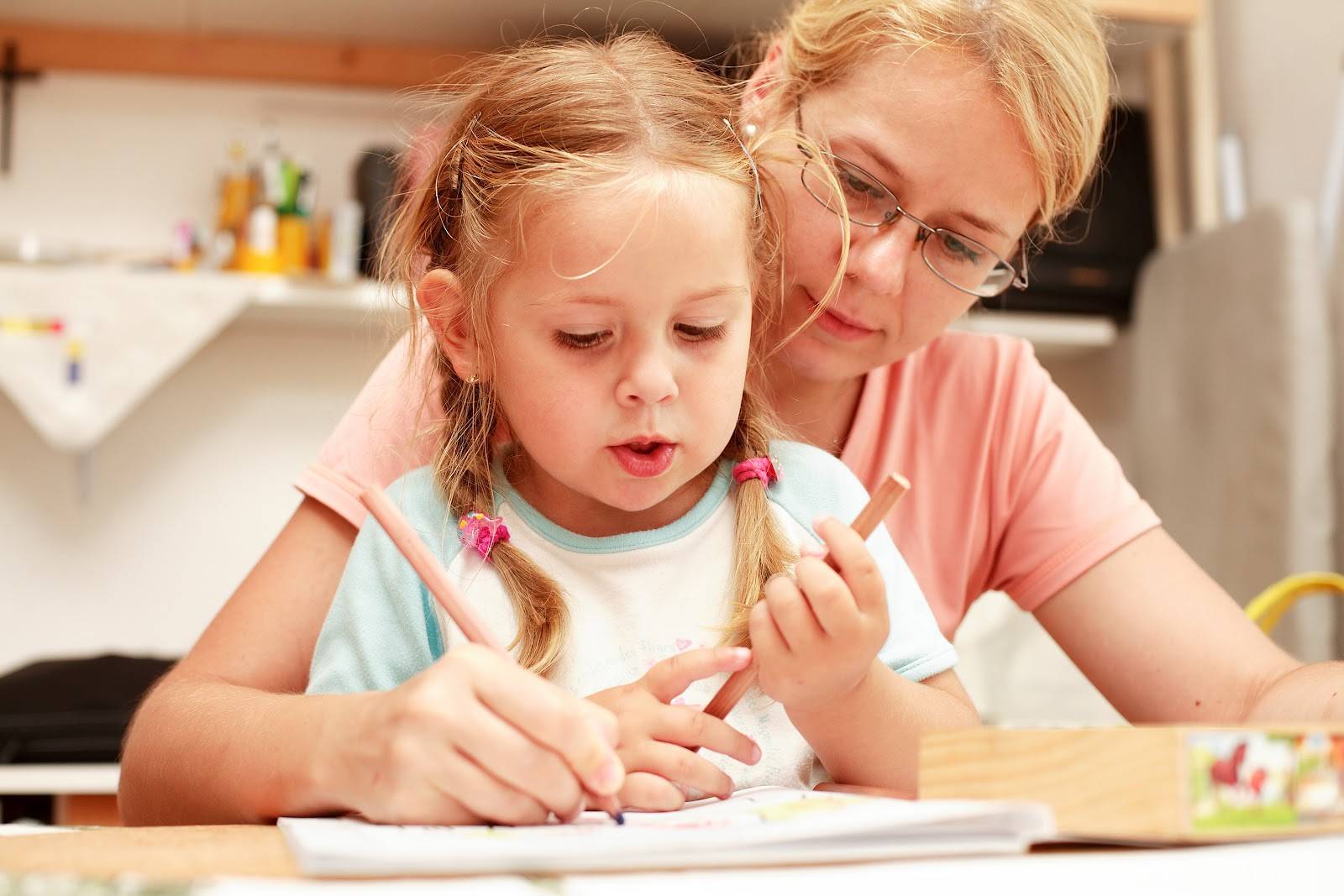 Нужно ли водить ребенка на подготовку к школе и как ее выбрать | parents