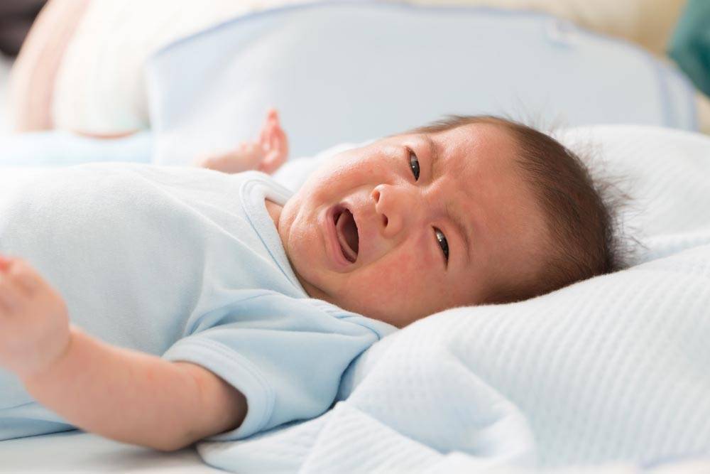 Почему новорожденный спит с открытым ртом. грудничок спит с открытым ртом — причины и что делать