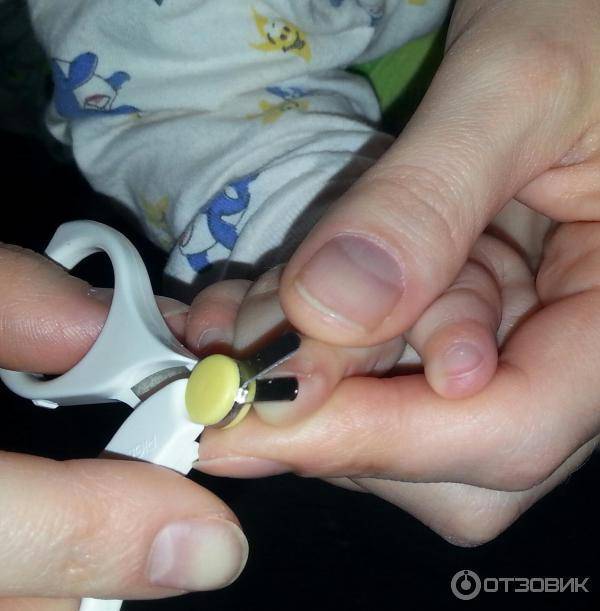 Как правильно подстричь ногти новорожденному