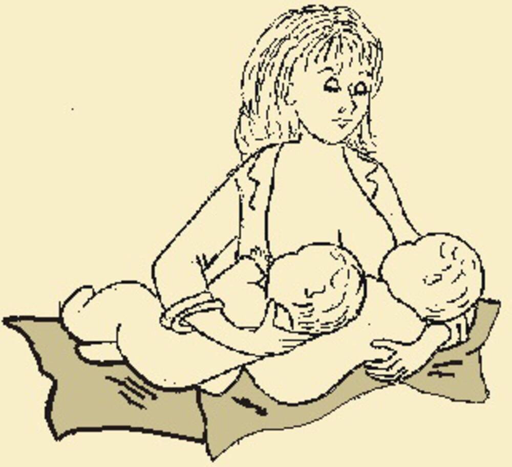 Как кормить грудью двойню: грудное вскармливание двойняшек