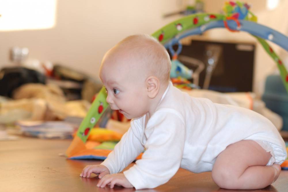 Ребенок не сидит в 7 месяцев: причины и рекомендации доктора комаровского