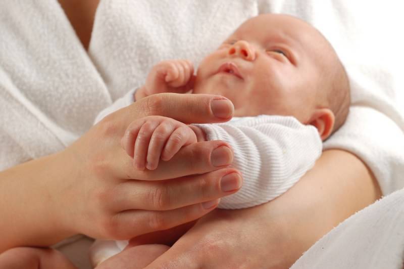 Как ухаживать за новорожденным ребенком