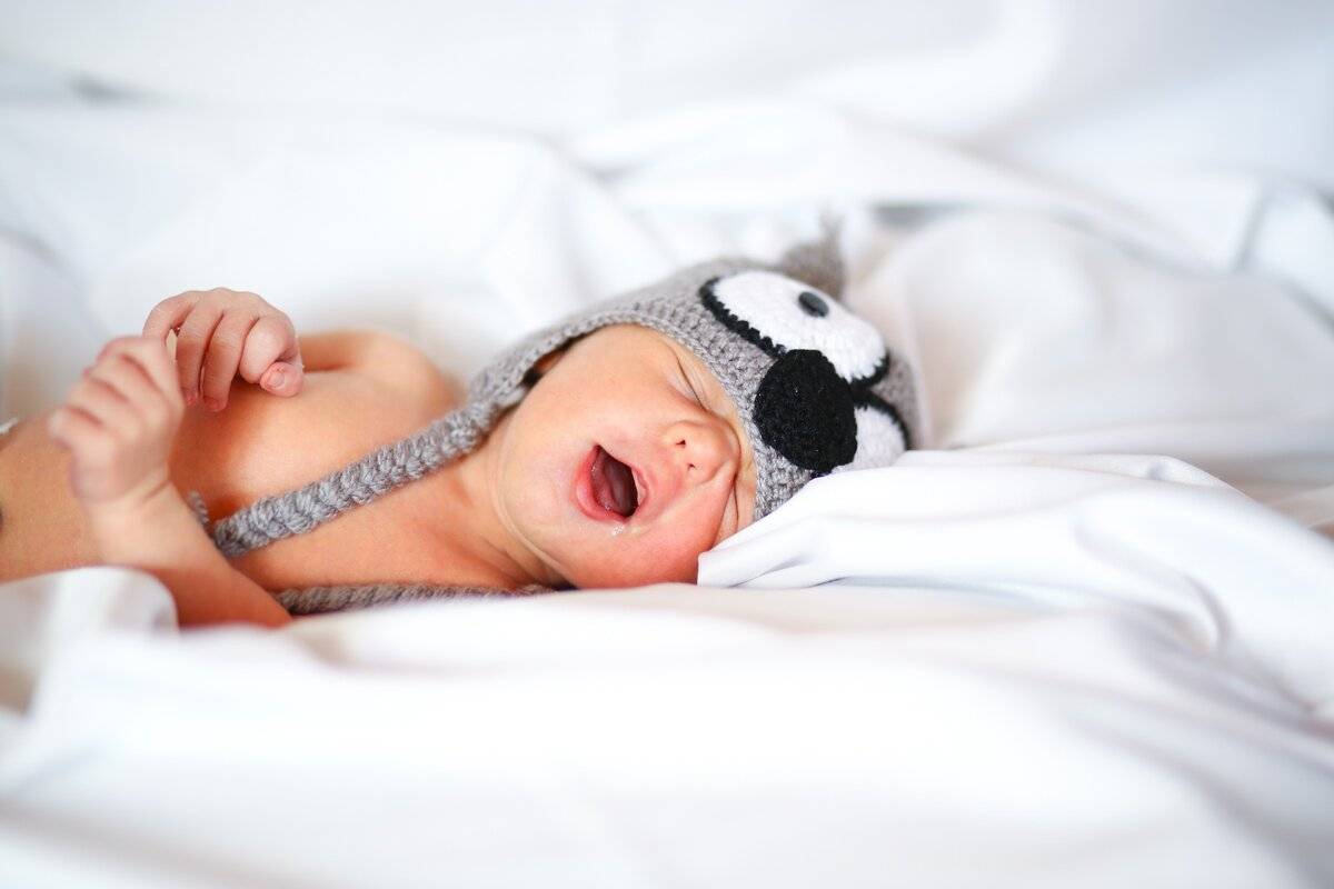 Ребенок спит с открытым ртом: почему, нормально ли это