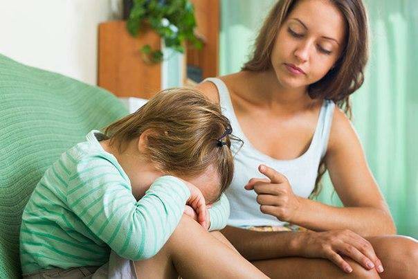 7 грубых ошибок родителей во время домашних ссор с детьми