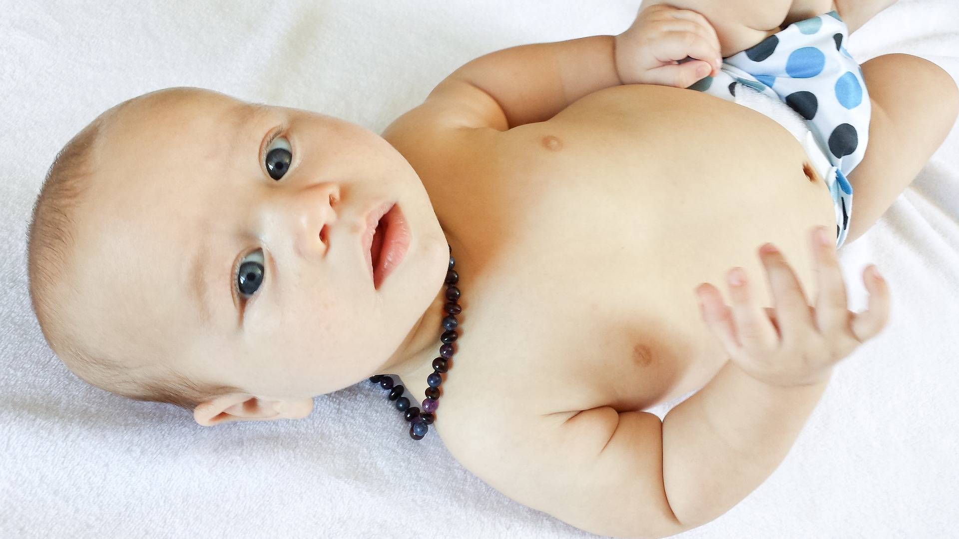 Молочные железы новорожденных: нагрубание и симптомы мастита у грудных девочек и мальчиков. нагрубание молочных желез у новорожденных
