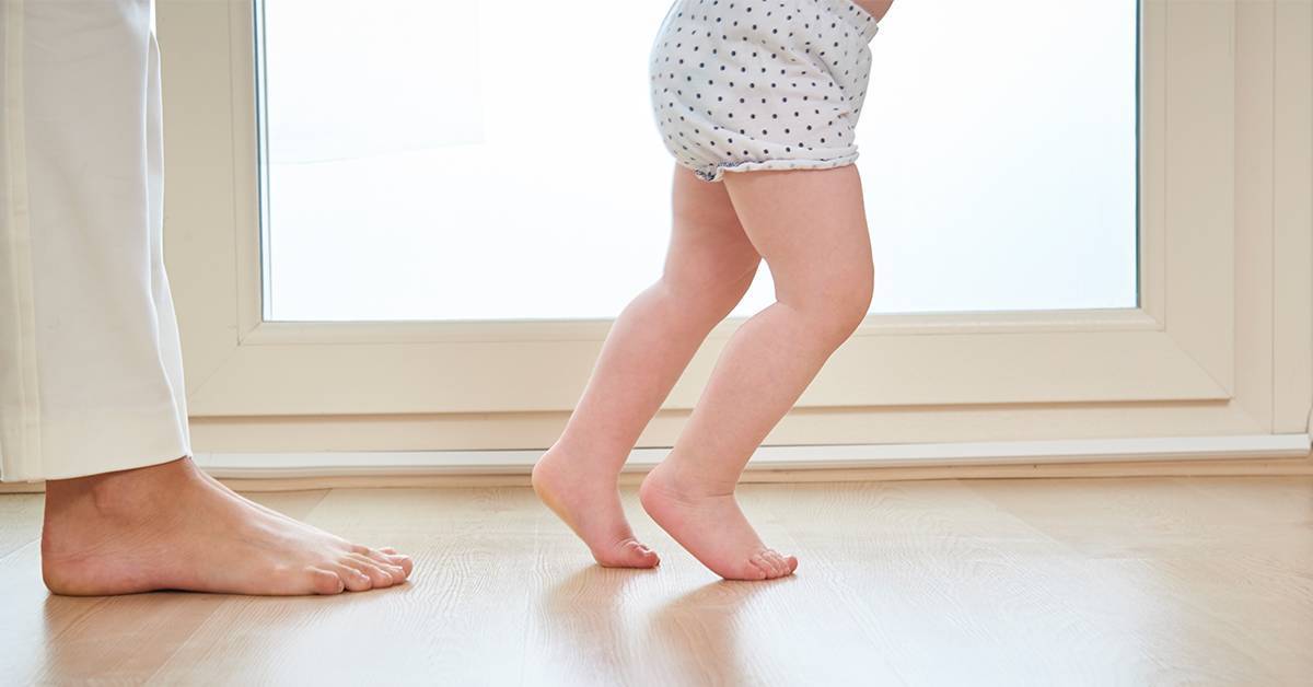 Ребенок ходит на носочках: норма или нет | нейроспектр