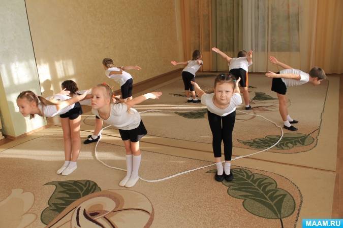 Зарядка для детей под музыку с движениями: ритмическая гимнастика в детском саду