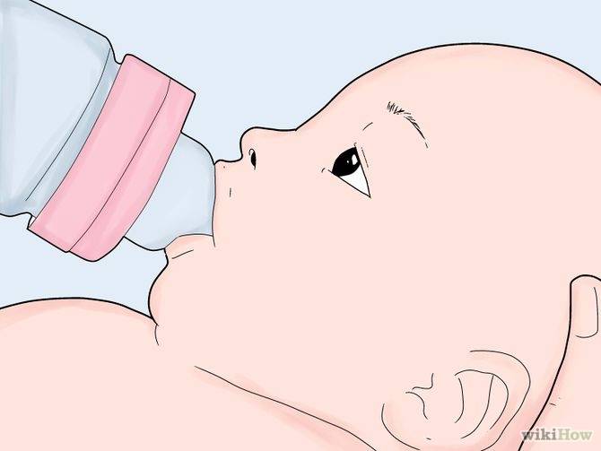 Отрыжка после кормления. Заглатывание воздуха у новорожденных. Выпустить воздух после кормления у новорожденного. Заглатывание воздуха грудным ребенком.. Отрыжка у новорожденных после кормления.
