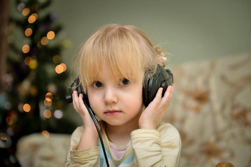 Аудиокниги для детей: плюсы и минусы, мнение детских психологов
