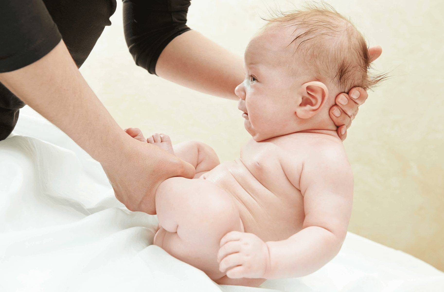 Запор у детей в 3 месяца: как помочь наворожённому малышу при запоре | микролакс®