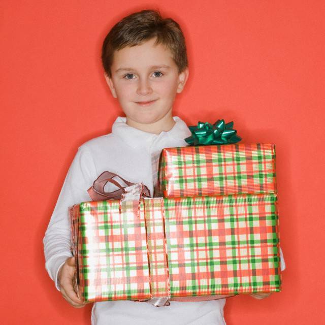 Подарки на 7 лет мальчику: развивающие, познавательные, спортивные / mama66.ru