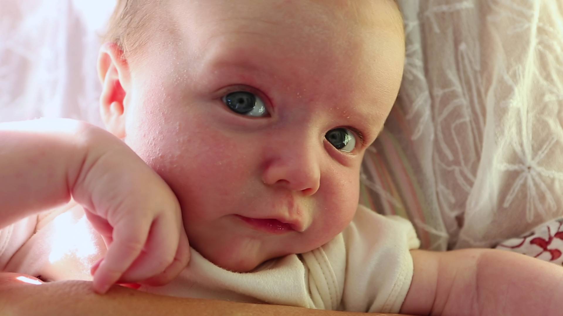 Почему у ребенка трясется нижняя губа | главный перинатальный - всё про беременность и роды